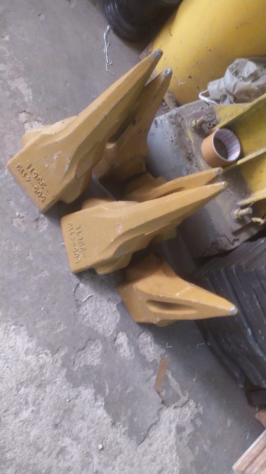 Tiger Bucket Teeth 1U3352TL (Kuku Runcing Batuan)